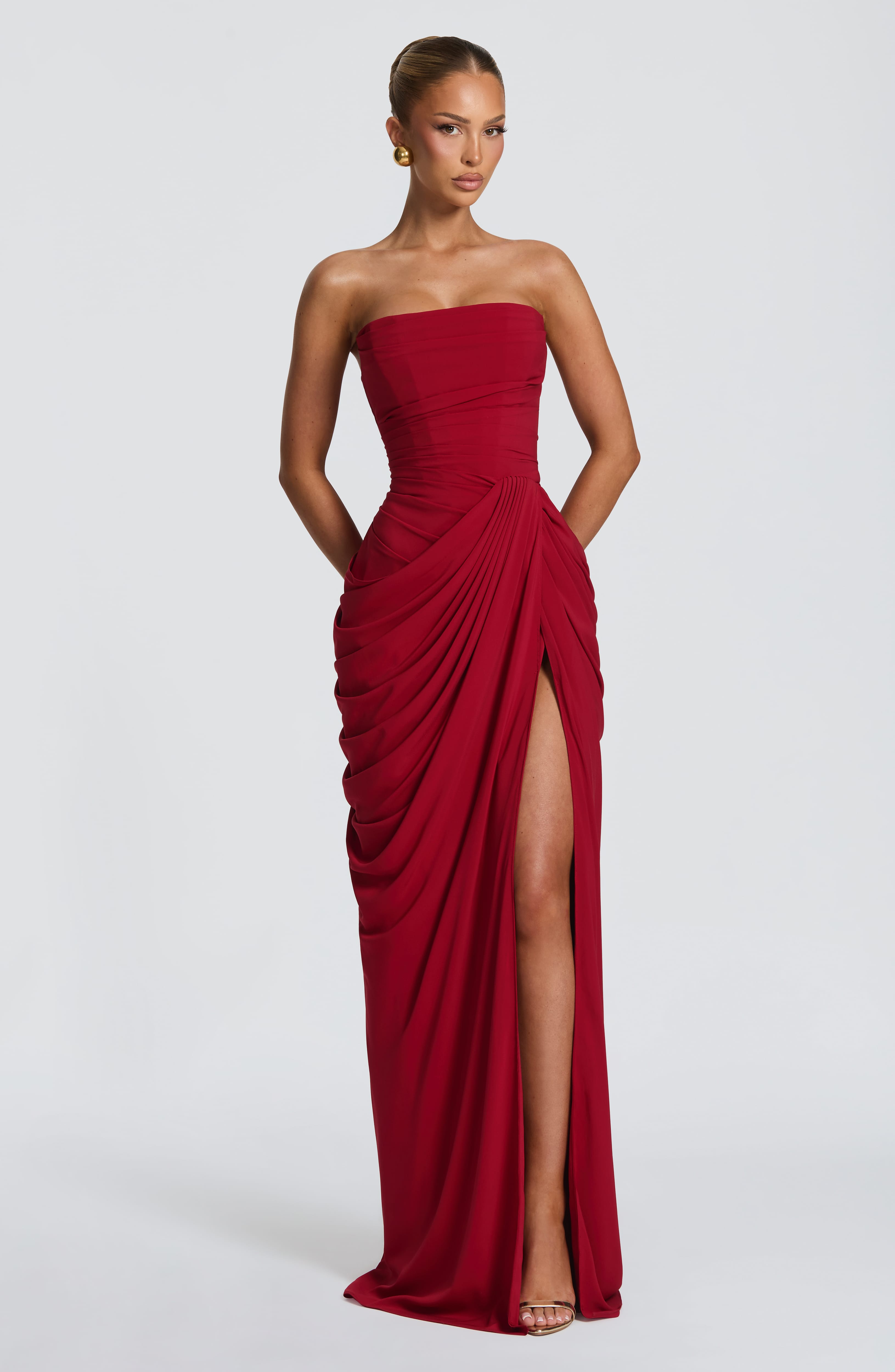 VALENTINA | Elegantes trägerloses Maxi Kleid – Tiefrot