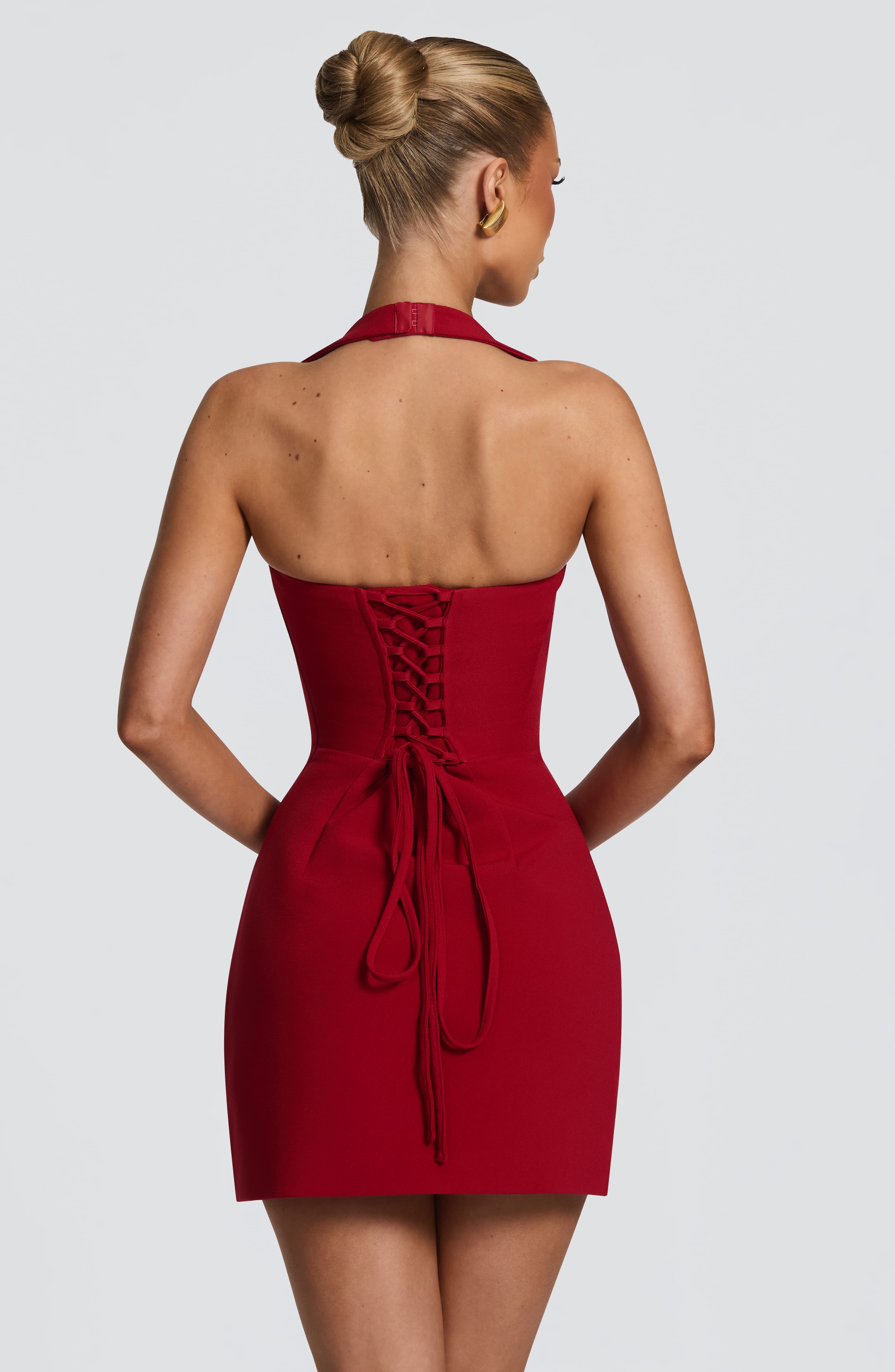 VIOLETTA | Elegantes Mini Kleid mit abnehmbarem Halterneck – Tiefrot
