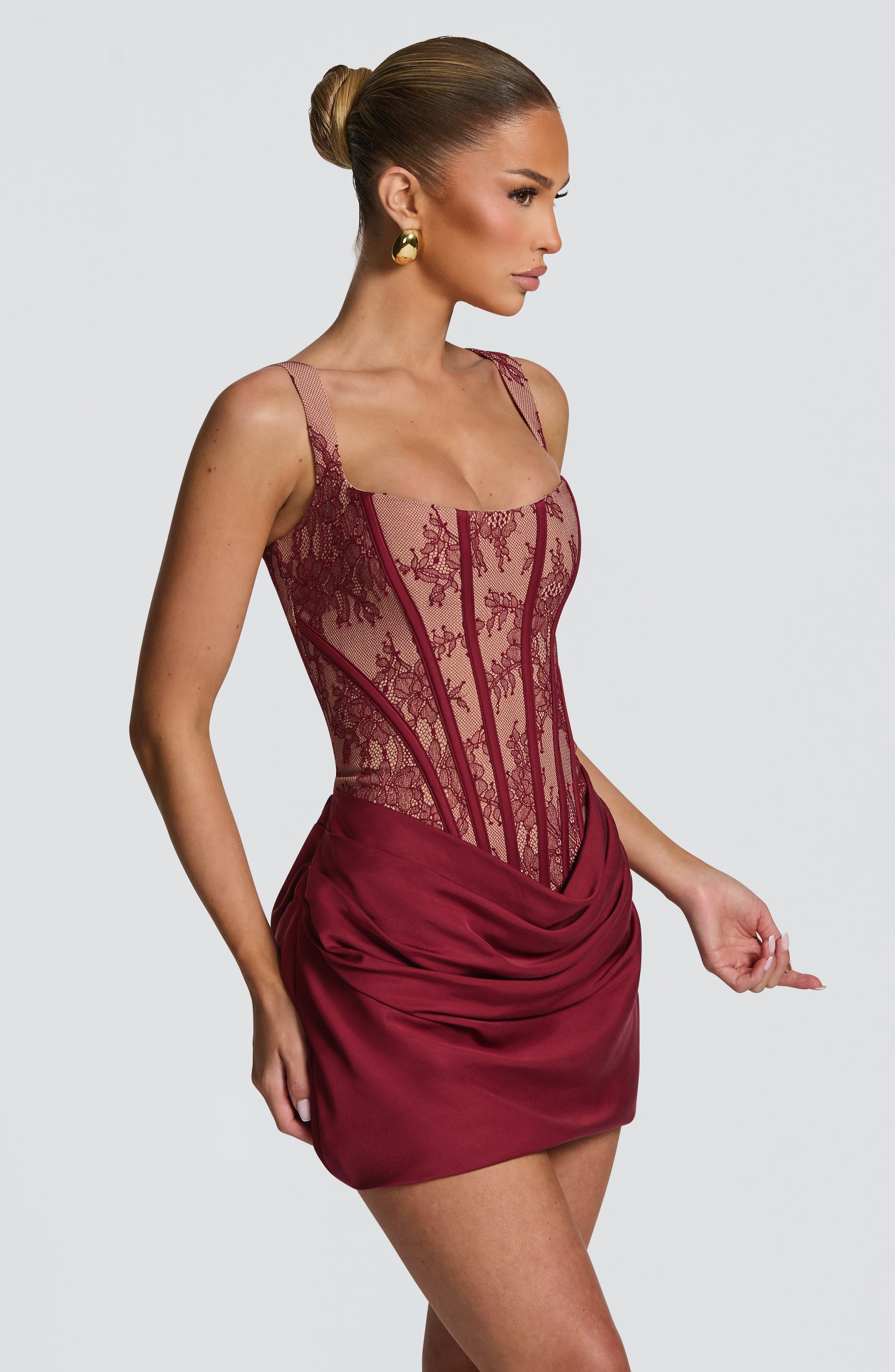 NATALIA | Elegantes Spitzen-Mini Kleid – Burgunderrot