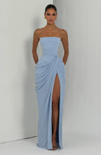 ADELINA | Elegantes Chiffon-Maxikleid – Gletscherblau