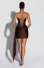 SORAYA | Elegantes Mini Kleid mit Strass-Details – Pflaumenbraun