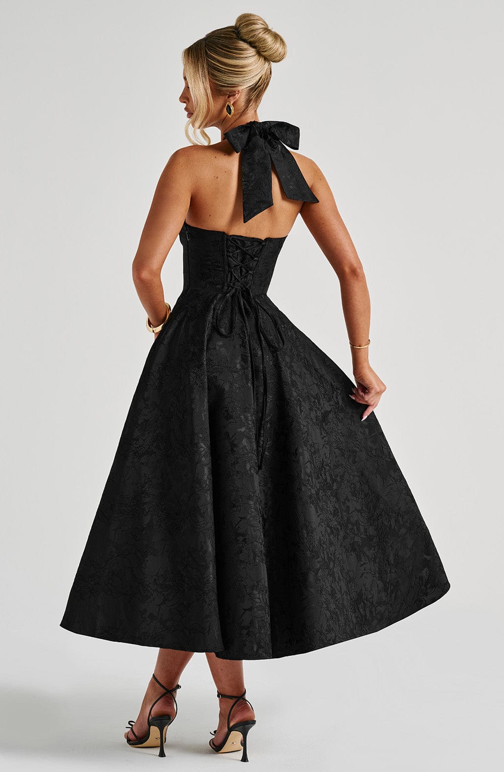 CELESTE | Elegantes Midi Kleid mit Halterneck – Schwarz
