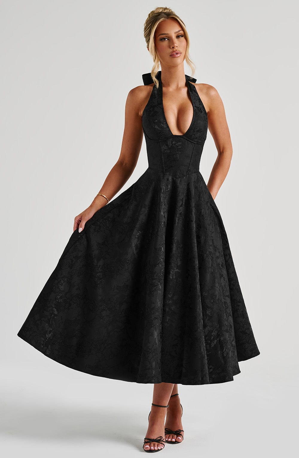 CELESTE | Elegantes Midi Kleid mit Halterneck – Schwarz
