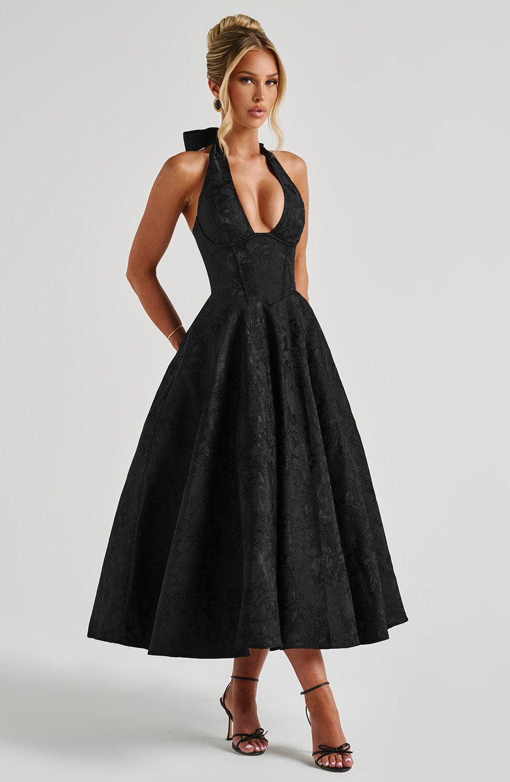 CELESTE | Elegantes Midi Kleid mit Halterneck – Schwarz