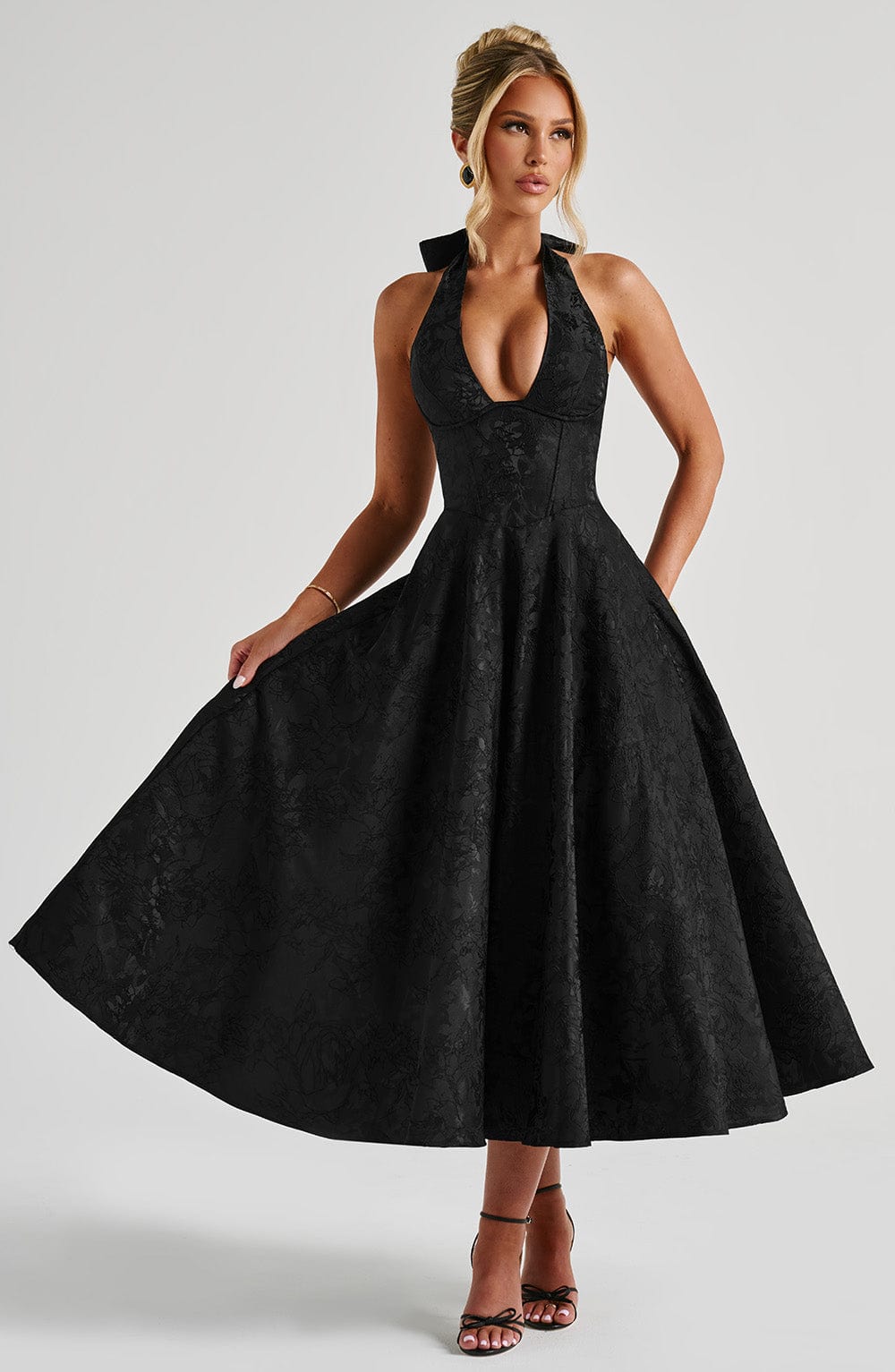 CELESTE | Elegantes Midi Kleid mit Halterneck – Schwarz