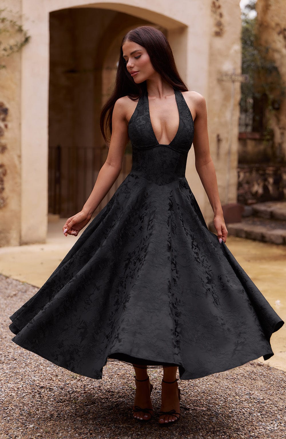CELESTE | Elegantes Midi Kleid mit Halterneck – Schwarz