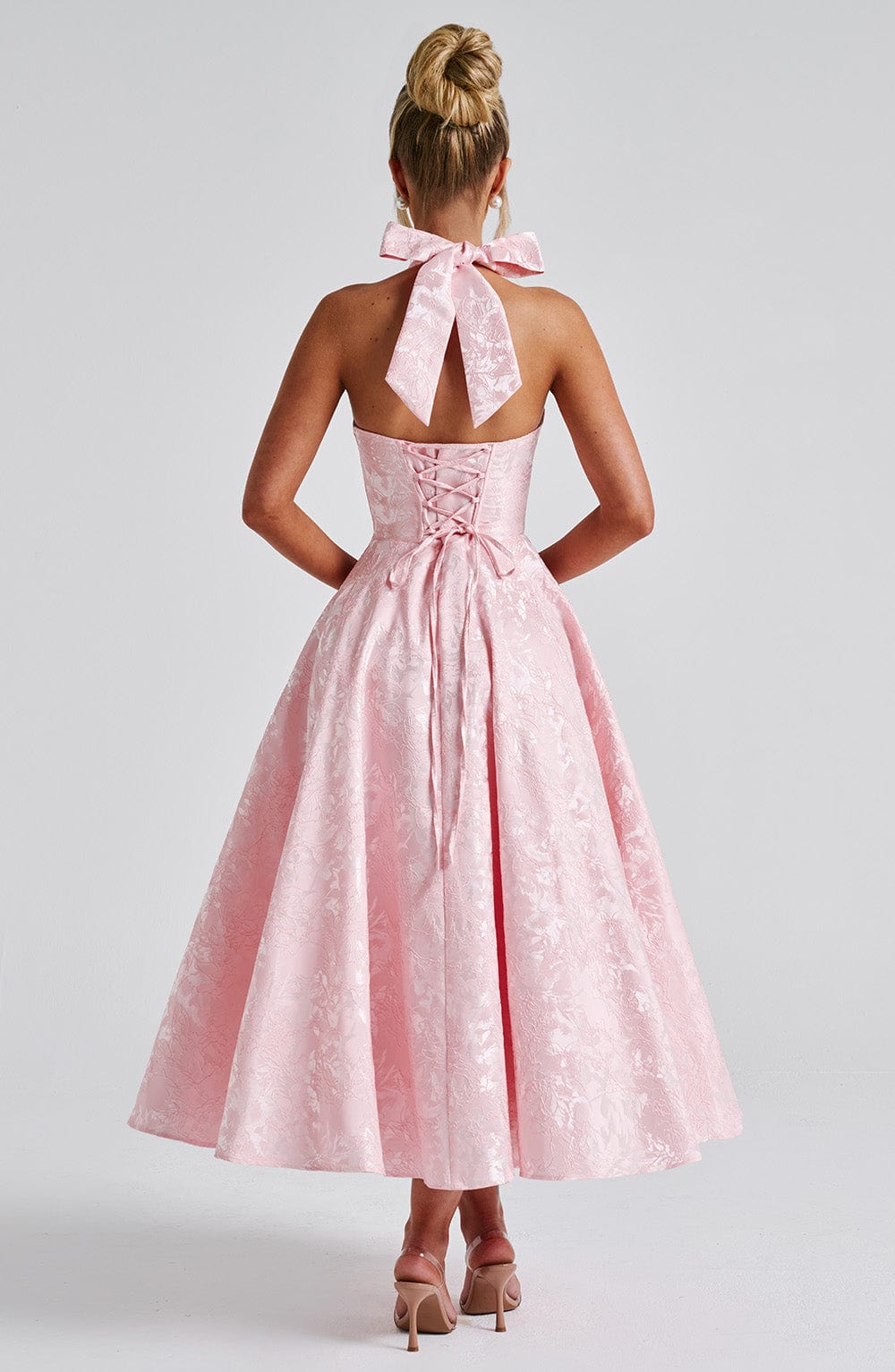 EVELINA | Elegantes Midi Kleid mit floraler Jacquard-Struktur – Blush