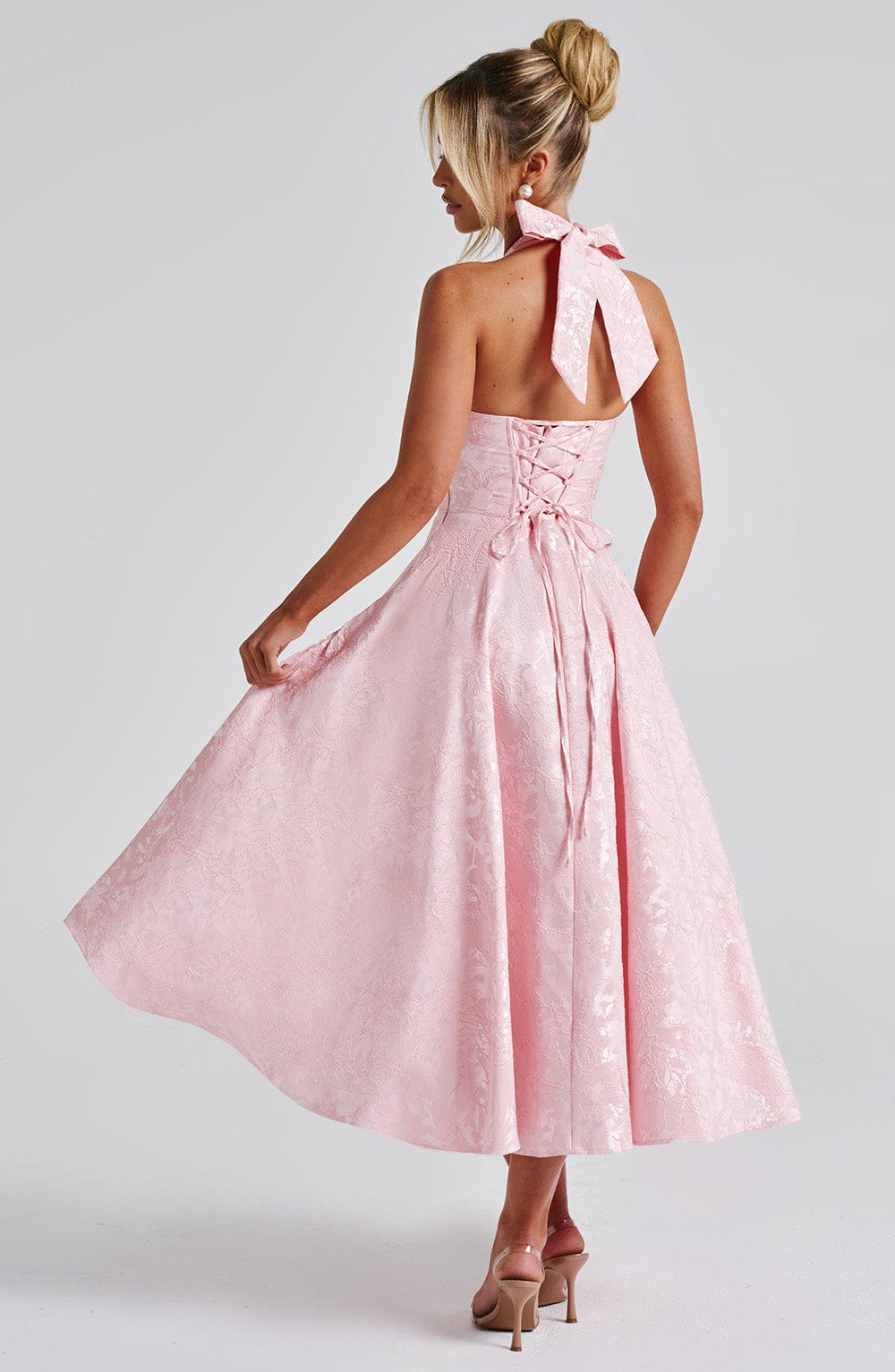 EVELINA | Elegantes Midi Kleid mit floraler Jacquard-Struktur – Blush
