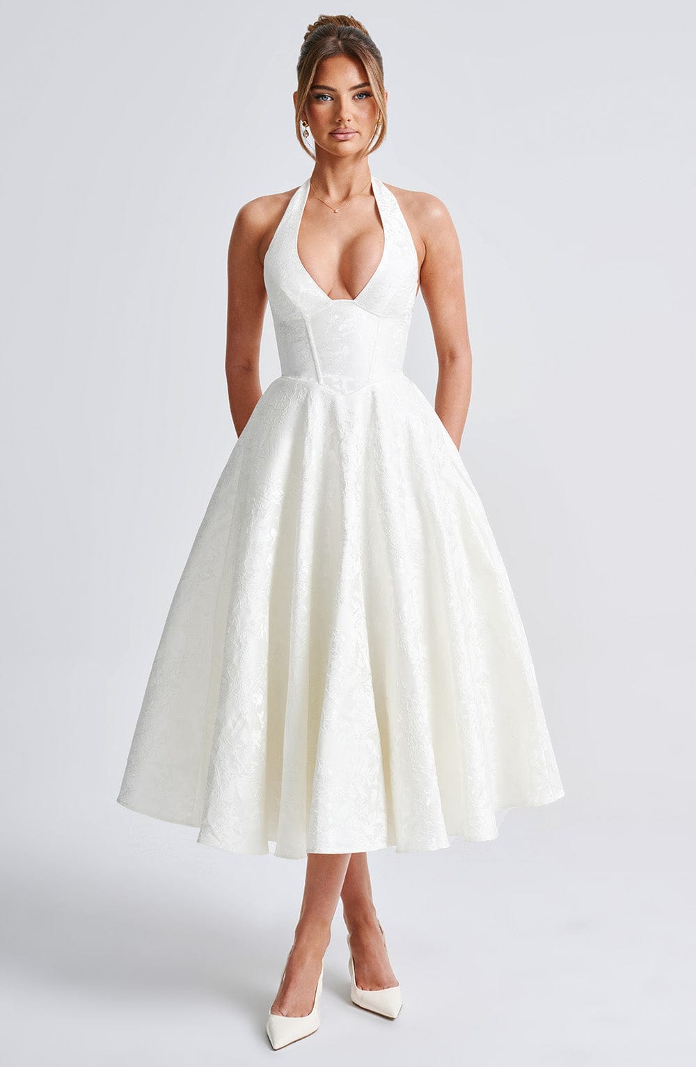 EVELINA | Elegantes Midi Kleid mit floraler Jacquard-Struktur – Ivory