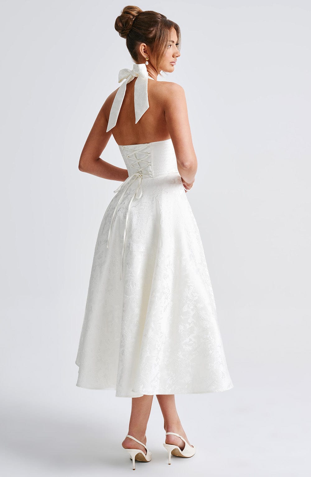 EVELINA | Elegantes Midi Kleid mit floraler Jacquard-Struktur – Ivory
