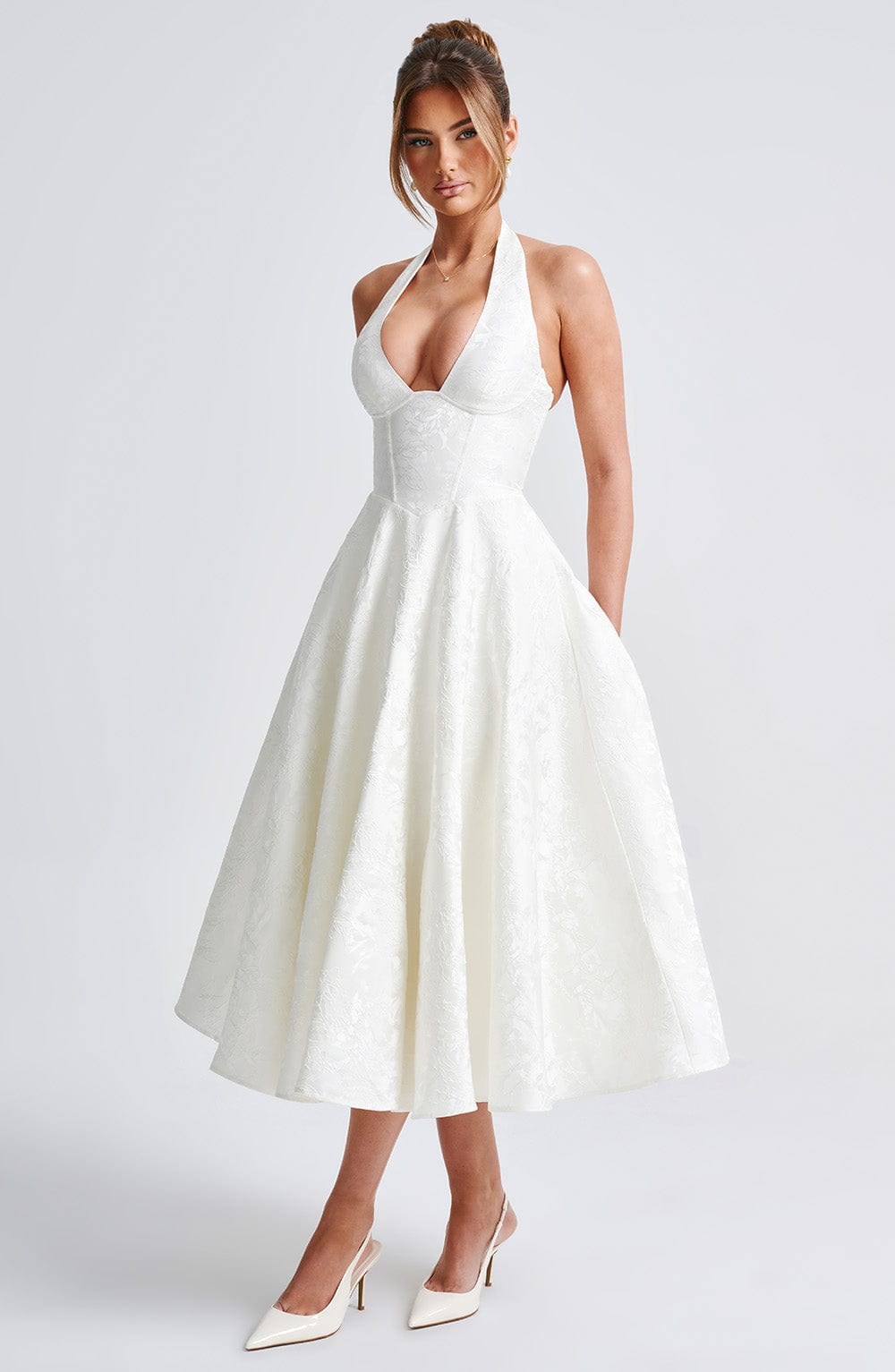 EVELINA | Elegantes Midi Kleid mit floraler Jacquard-Struktur – Ivory