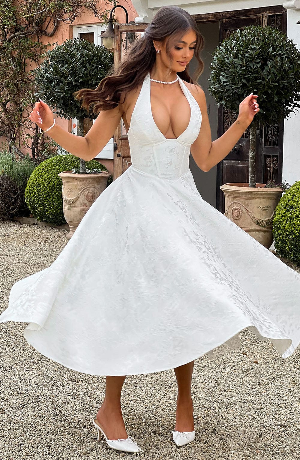 EVELINA | Elegantes Midi Kleid mit floraler Jacquard-Struktur – Ivory