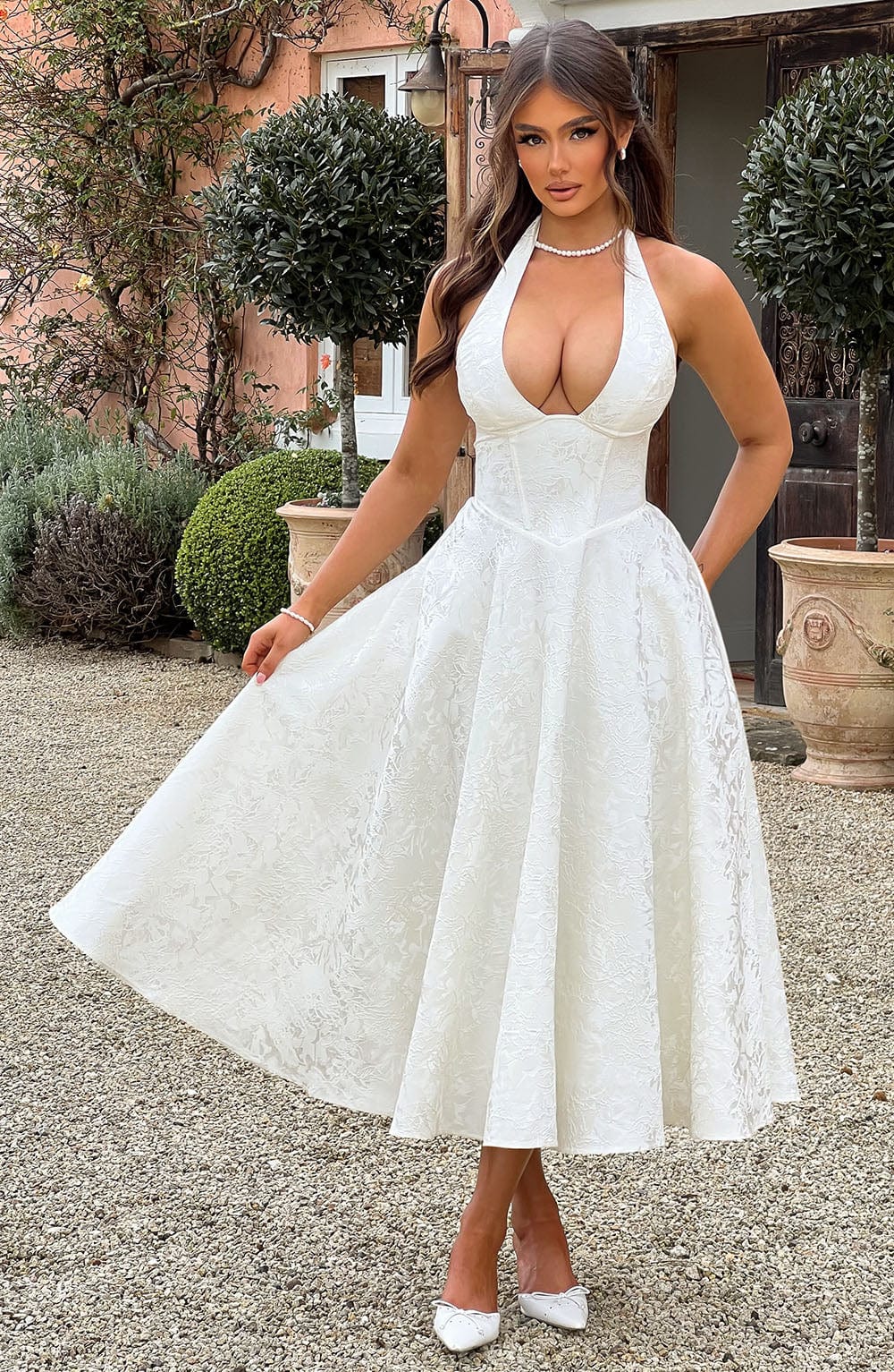 EVELINA | Elegantes Midi Kleid mit floraler Jacquard-Struktur – Ivory