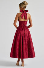 CELESTE | Elegantes Midi Kleid mit floraler Jacquard-Struktur – Rot