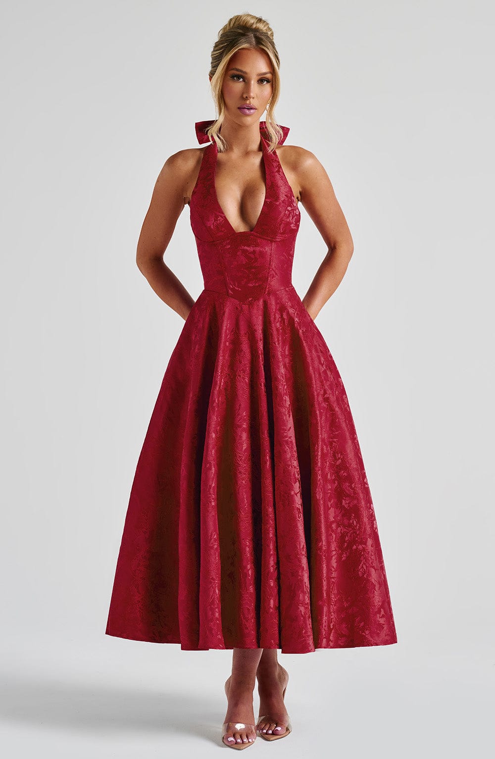 CELESTE | Elegantes Midi Kleid mit floraler Jacquard-Struktur – Rot