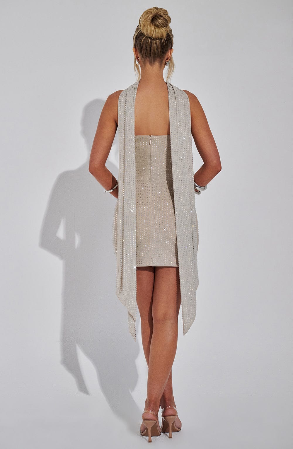 NOÉLINE | Elegantes Strass-Minikleid – Silber/Nude