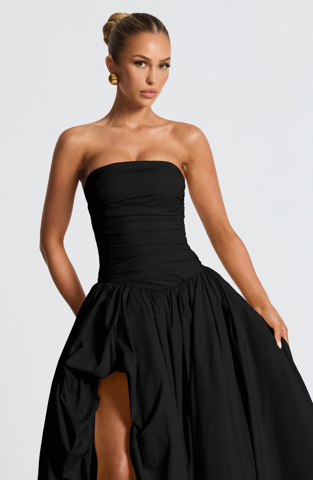 ÉLOÏSE | Elegantes Maxi Kleid mit Puffrock – Schwarz