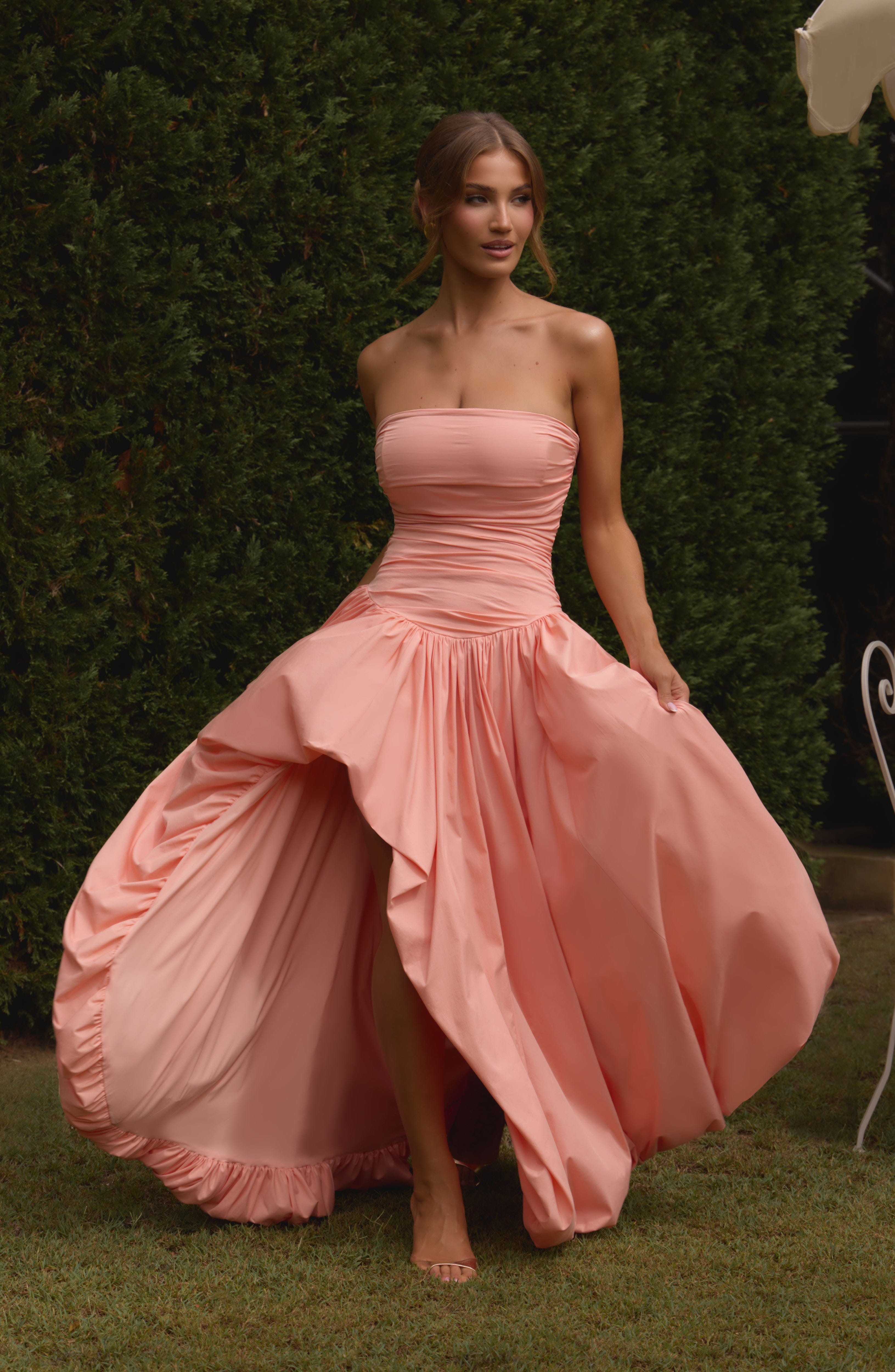 ÉLOÏSE | Elegantes Maxi Kleid mit Puffrock – Peach