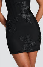 FLORENTINE | Elegantes Mini Kleid mit floralen Applikationen – Schwarz