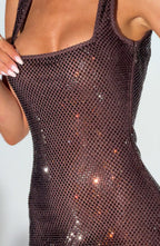 VIVIENNE | Elegantes Strass-Minikleid – Pflaumenbraun