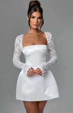 LILIANA | Elegantes Satin Mini Kleid mit Spitzenärmeln – Ivory