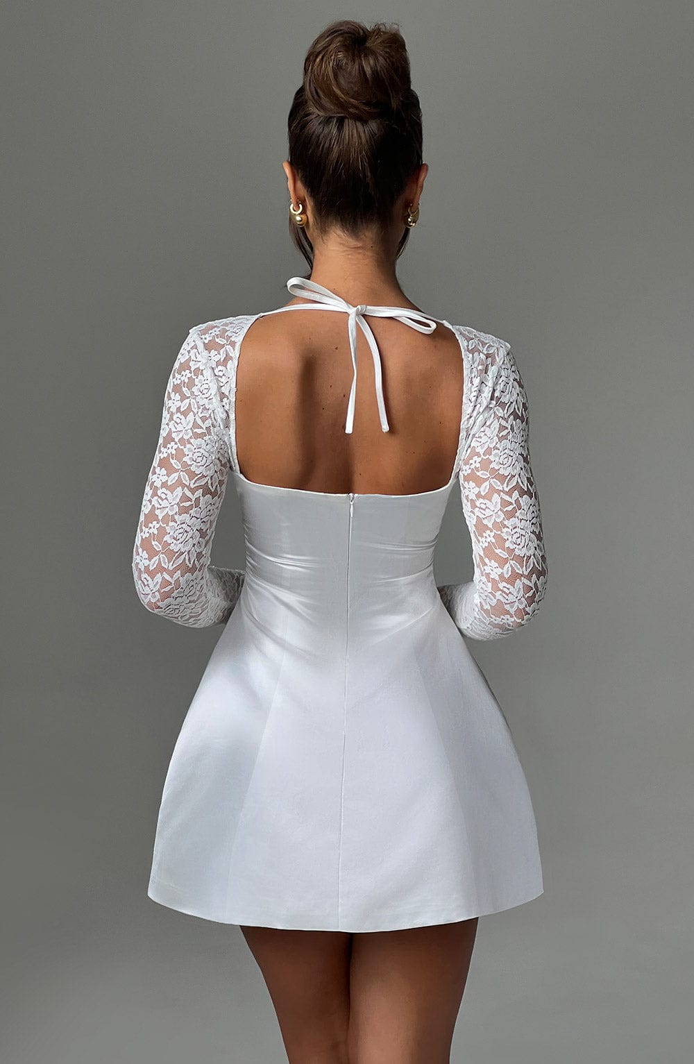 LILIANA | Elegantes Satin Mini Kleid mit Spitzenärmeln – Ivory