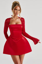 LILIANA | Elegantes Satin Mini Kleid mit Spitzenärmeln – Rot