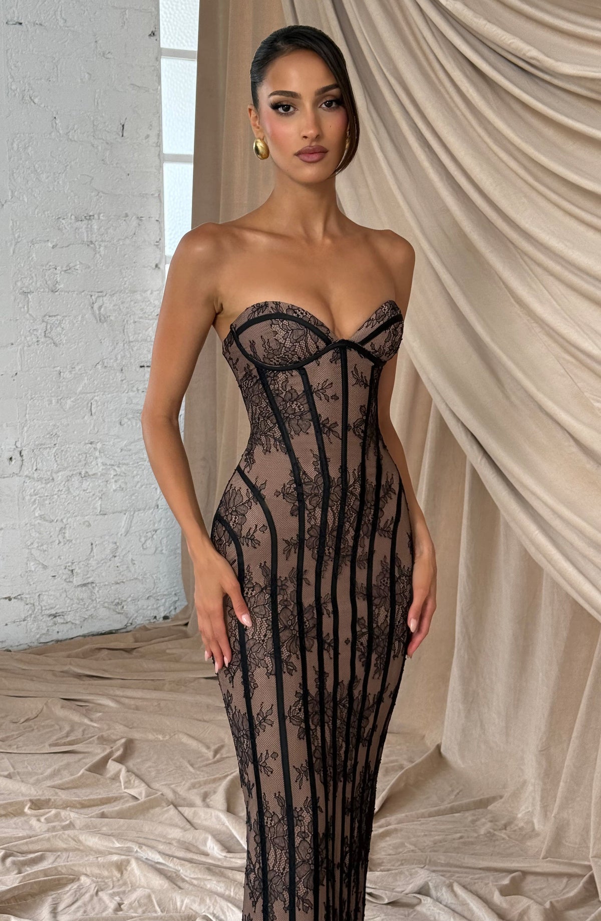 SELENA | Elegantes Spitzen-Maxikleid – Schwarz