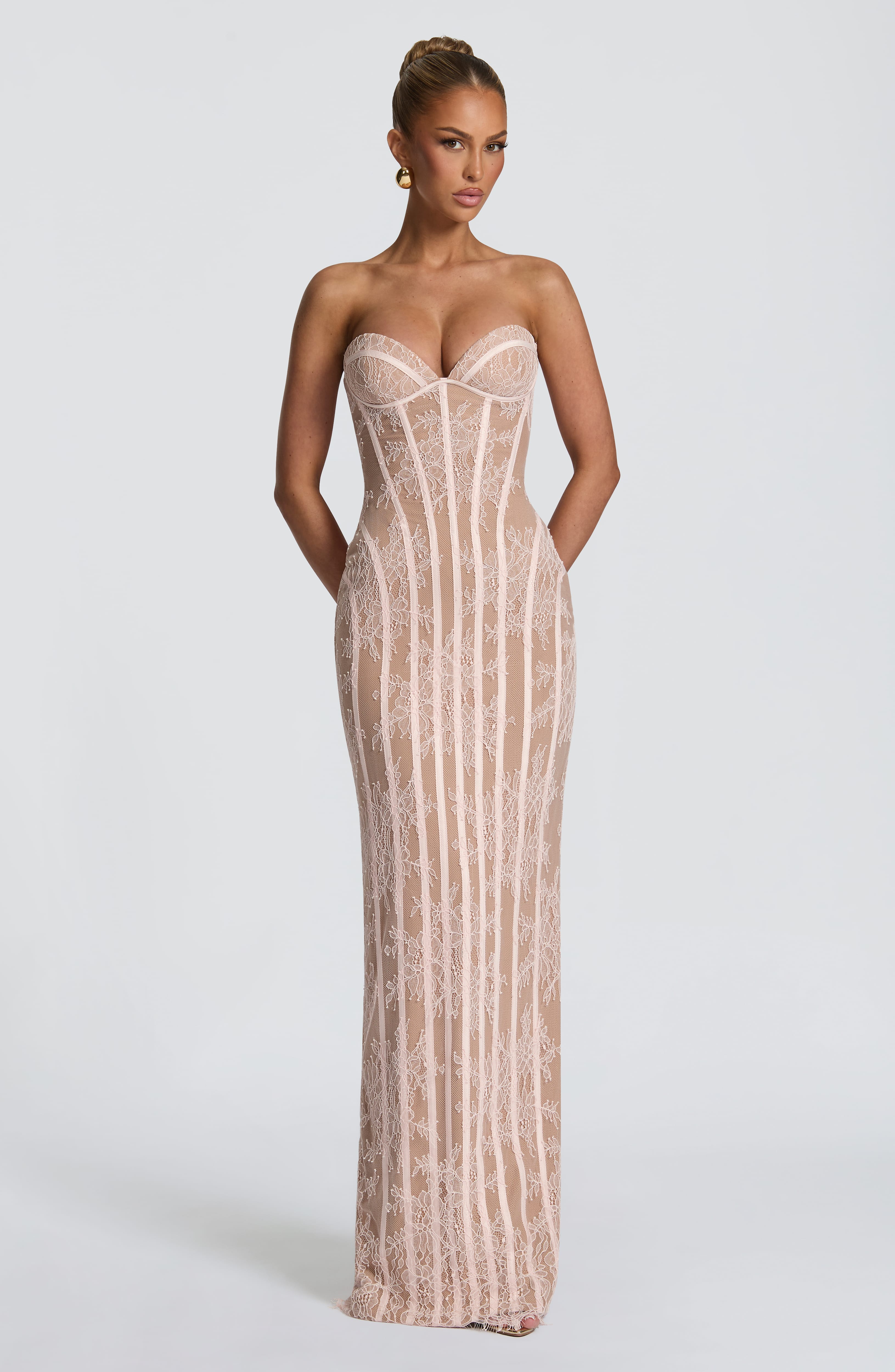 ANASTASIA | Elegantes Spitzen-Maxikleid – Blush
