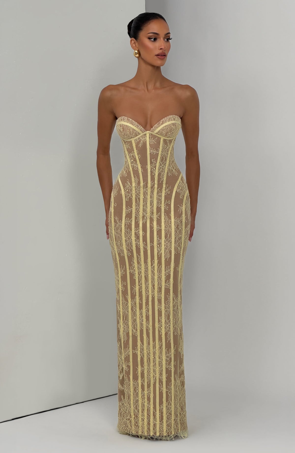 AURELIA | Elegantes Spitzen-Maxikleid – Lemon