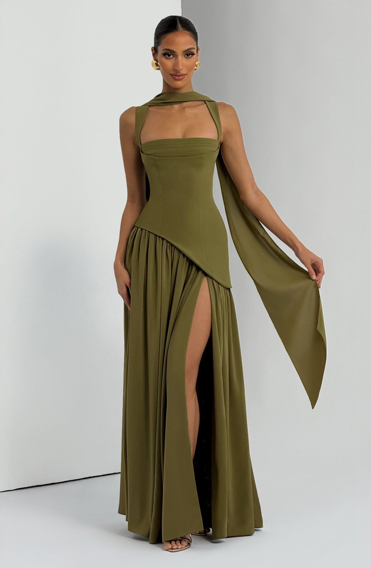 ALESSIA | Elegantes Maxi Kleid mit Chiffon-Rock – Olivgrün